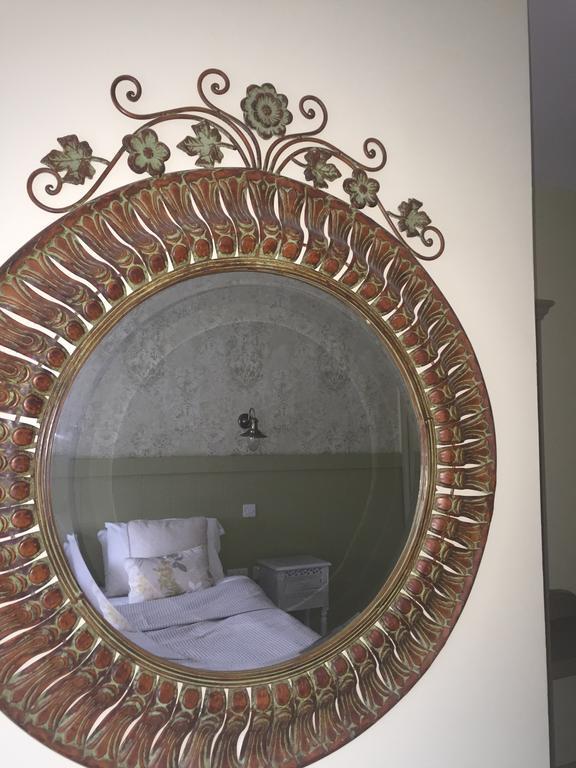 Riverbank, Country Pub And Guesthouse كاريكماكروس المظهر الخارجي الصورة
