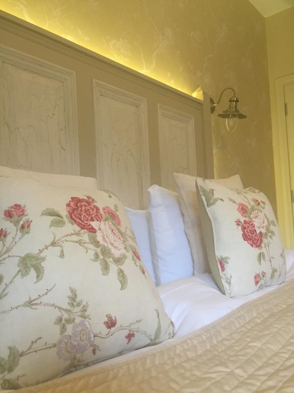 Riverbank, Country Pub And Guesthouse كاريكماكروس المظهر الخارجي الصورة