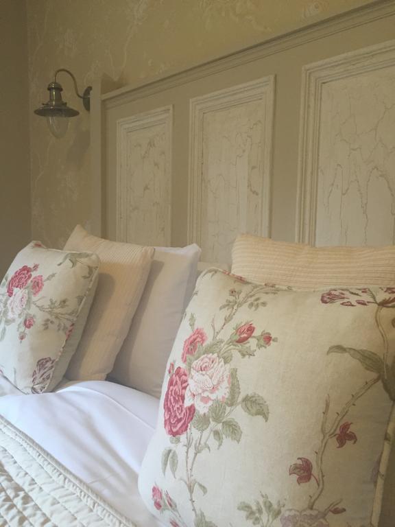Riverbank, Country Pub And Guesthouse كاريكماكروس المظهر الخارجي الصورة