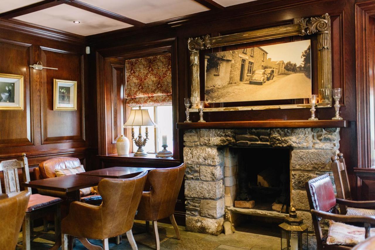Riverbank, Country Pub And Guesthouse كاريكماكروس المظهر الخارجي الصورة