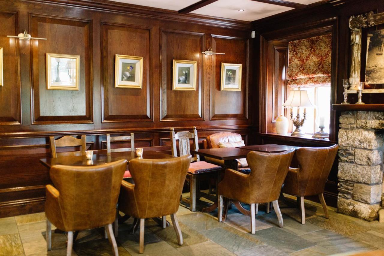 Riverbank, Country Pub And Guesthouse كاريكماكروس المظهر الخارجي الصورة