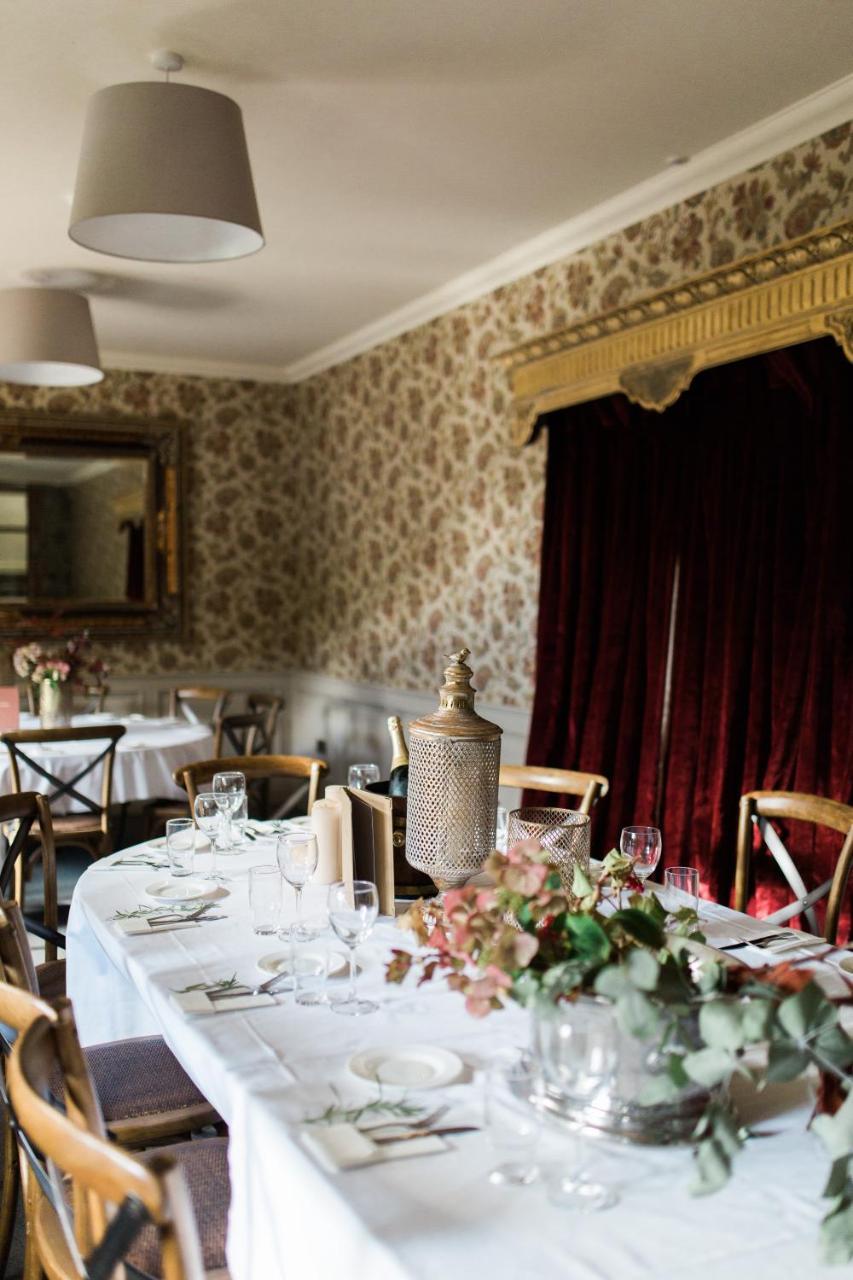 Riverbank, Country Pub And Guesthouse كاريكماكروس المظهر الخارجي الصورة